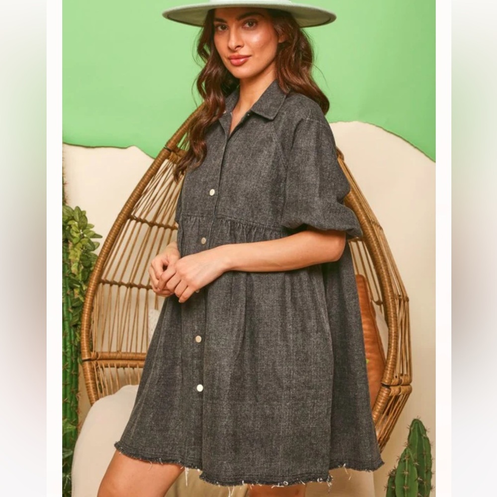 Vestique Size M Button Down Denim Dress